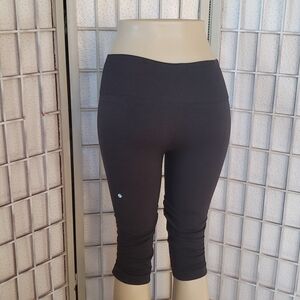 Lululemon Awakening Charcoal  Gray Knee Length Womens Leggings Size 8
